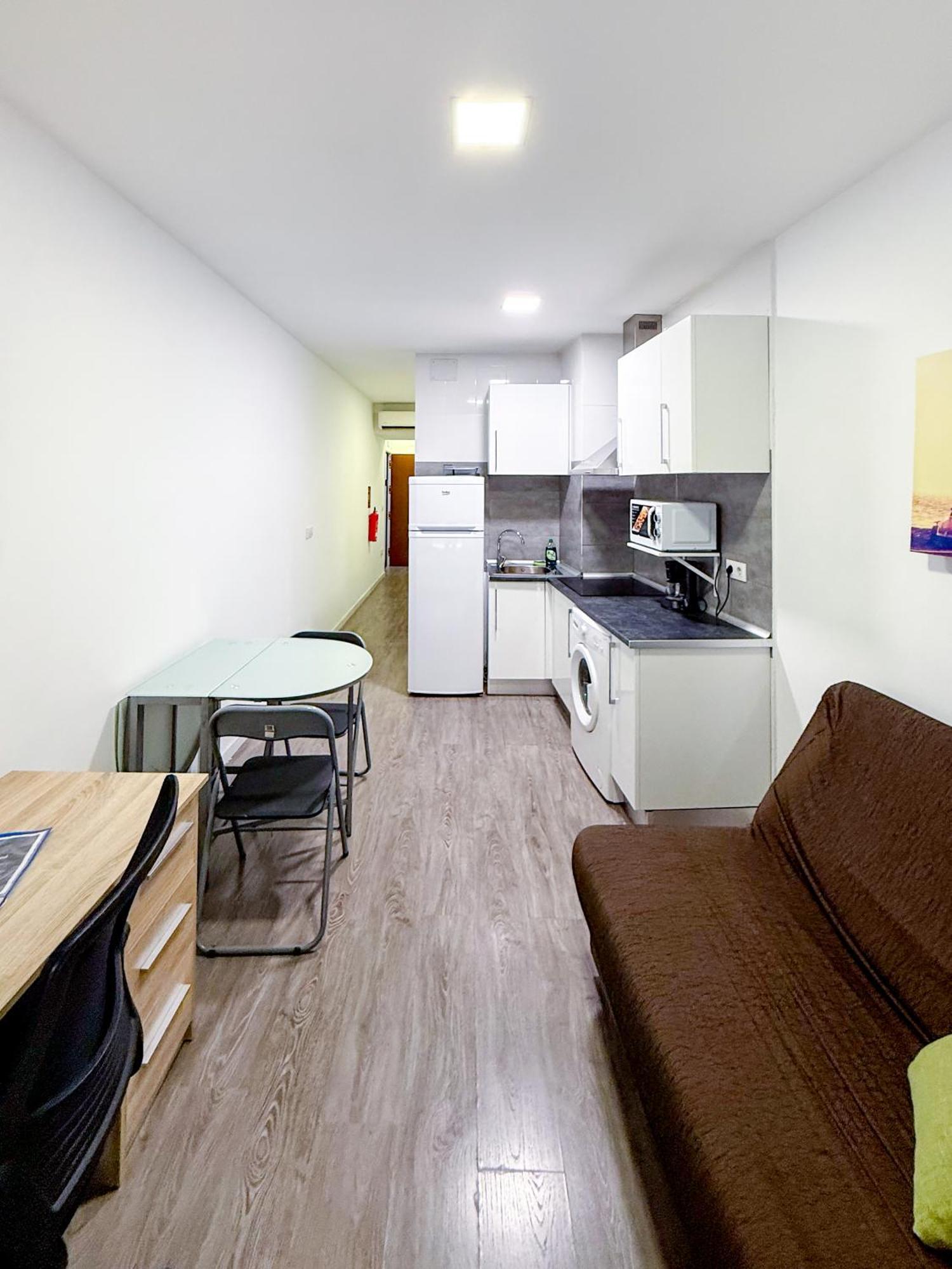 Comodo Y Agradable Estudio En Madrid Centro A5 — Photos 2